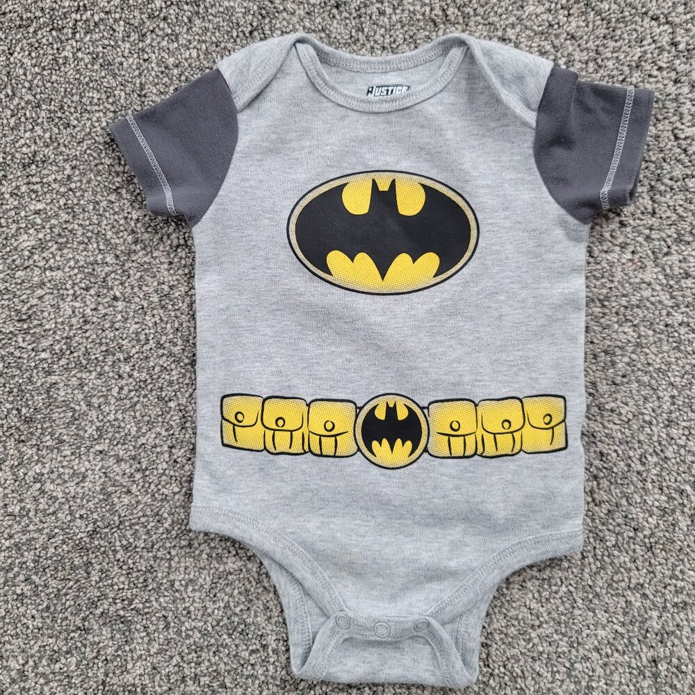 🛍️ BUNDLE ONLY*** Justice League Batman Onesie 6-9 Months